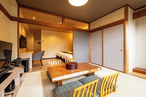Modern Japanese-Western room, Non-smoking | Premium bedding, free WiFi, bed sheets