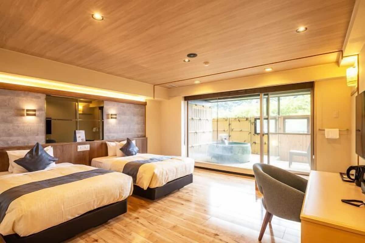 Premium bedding, free WiFi, bed sheets