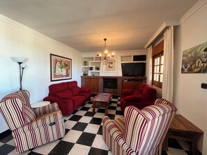 Fireplace - Villa El Coronel (Ítrabo)