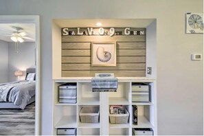 2 bedrooms, iron/ironing board, free WiFi, bed sheets - Modern and updated 2 BR Condo on Golf Course, Sleeps 6! (Myrtle Beach)