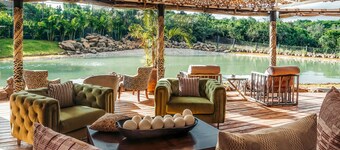 ヘミングウェイズ エデン レジデンス