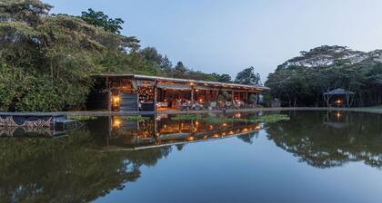 Hemingways Eden Residence