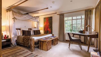 Forest View Bedroom | In-room safe, iron/ironing board, free WiFi