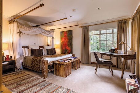 Forest View Bedroom | In-room safe, iron/ironing board, free WiFi