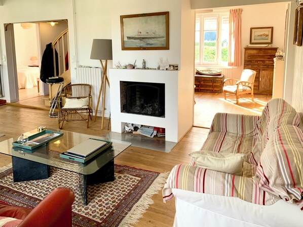 Fireplace, books, printers - Large, friendly vacation home with many sea views (Piriac-sur-mer)