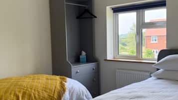 3 bedrooms, iron/ironing board, free WiFi, bed sheets