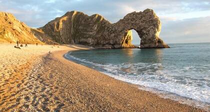 Family home close to Lulworth Cove, Durdle Door, The Tank Musuem & Monkey World