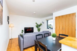 Dining - 2Bed Ground Floor-Free Parking- by Holiday Homes (Peterhead)