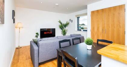 2Bed Ground Floor-Free Parking- by Holiday Homes