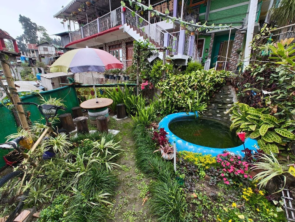 KUSUMAN HOMESTAYS side view