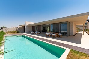 Villa | 4 bedrooms - Exclusive 21 Ajman 4BR Villa w Private Pool and Beach (Ajman)