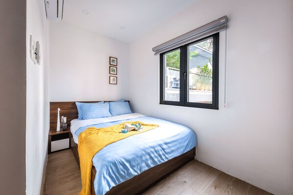 Minibar, individually decorated, desk, laptop workspace