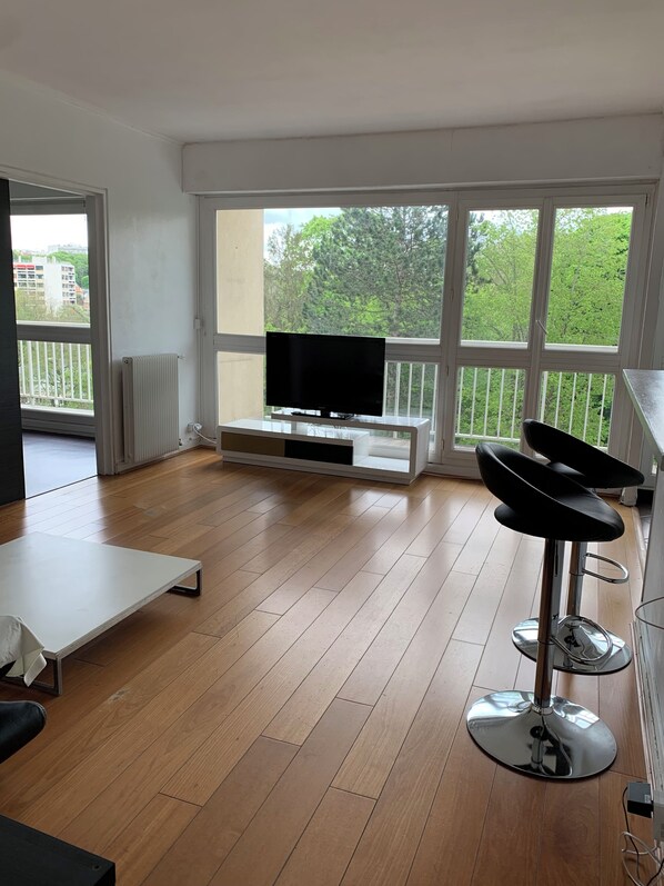 Interior - T2 apartment in Saint germain en Laye near RER station ideal for visiting Paris (Saint-Germain-en-Laye)