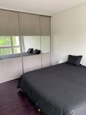 1 bedroom, WiFi - T2 apartment in Saint germain en Laye near RER station ideal for visiting Paris (Saint-Germain-en-Laye)