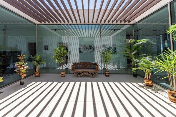Panoramic-Villa, 4 Schlafzimmer, eigener Pool, Meerblick | Lanai (Veranda)