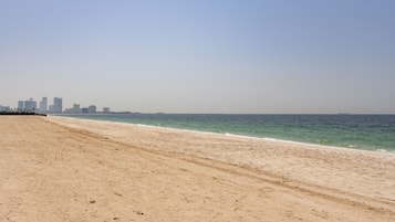 Pantai persendirian, pasir putih
