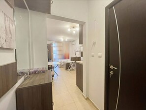Studio, 1 Bedroom, Smoking, Balcony | Interior