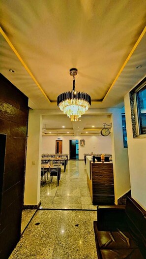 Lobby sitting area - Aangan Palace (Udaipur)