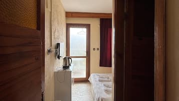 Room, Balcony | 1 bedroom, free WiFi