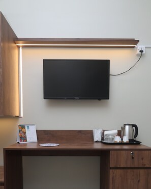 Interior - Exquisite 3-bedroom House with WiFi, AC in serene Varanasi (Varanasi)