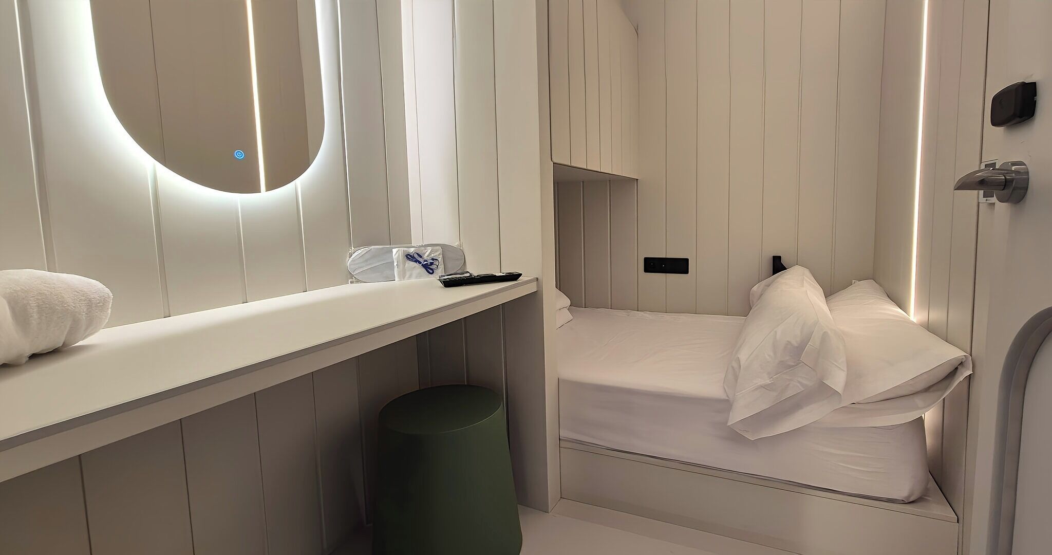 PRIVATE LOWER HUB | Desk, laptop workspace, soundproofing, iron/ironing board