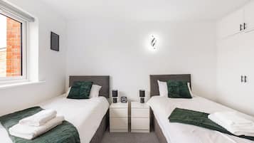 2 bedrooms, iron/ironing board, WiFi, bed sheets