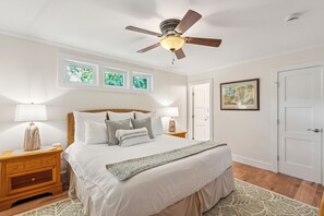 3 bedrooms, iron/ironing board, free WiFi, bed sheets - Wild Dunes-Twin Oaks Lane-Updated, walk to beach and nearby shops! (Isle of Palms)