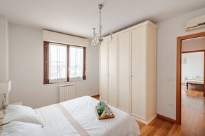 2 soverom, strykejern/-brett, wi-fi (inkludert) og sengetøy