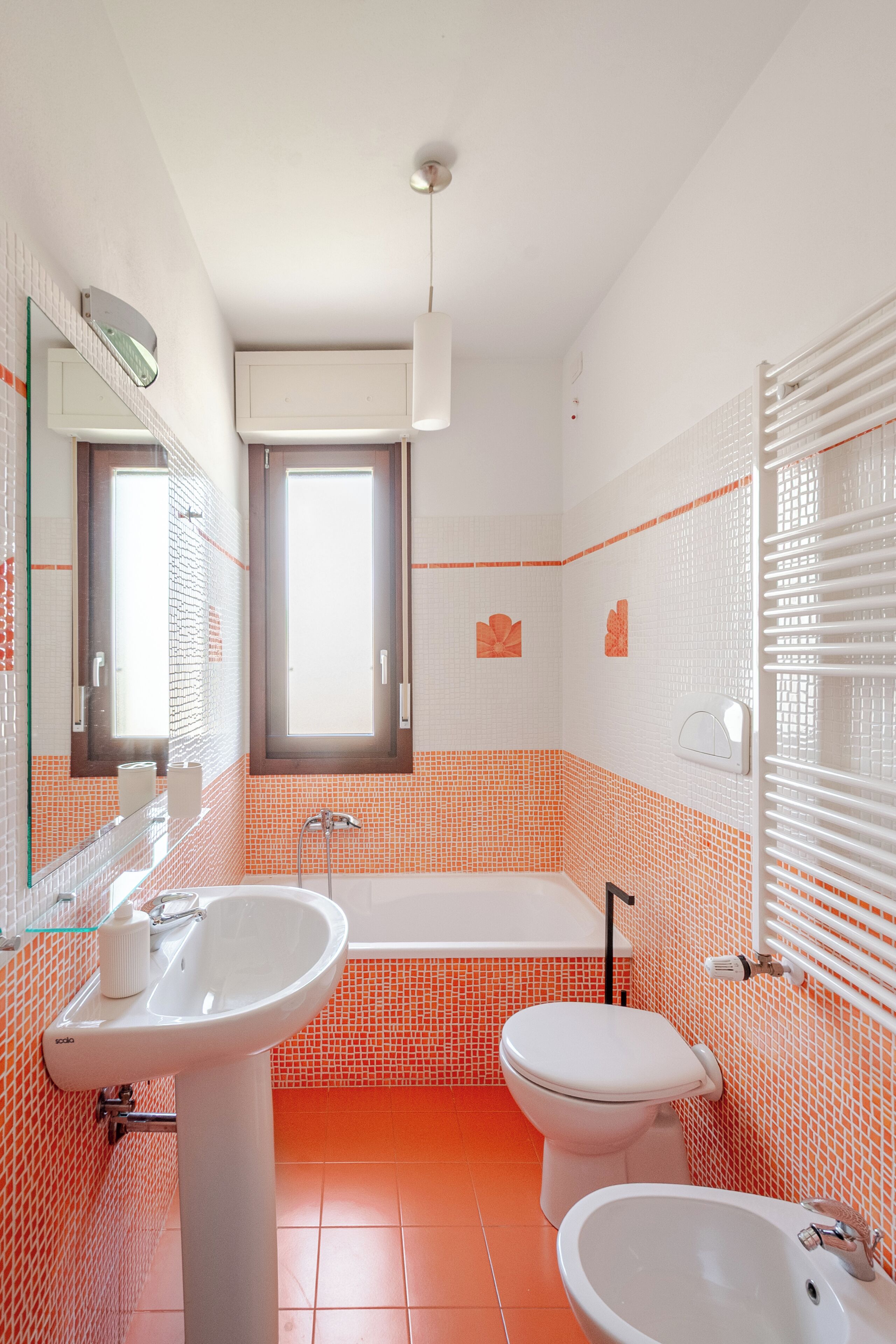 Shower, hair dryer, bathrobes, bidet