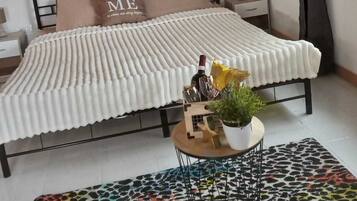 1 camera, Wi-Fi, lenzuola