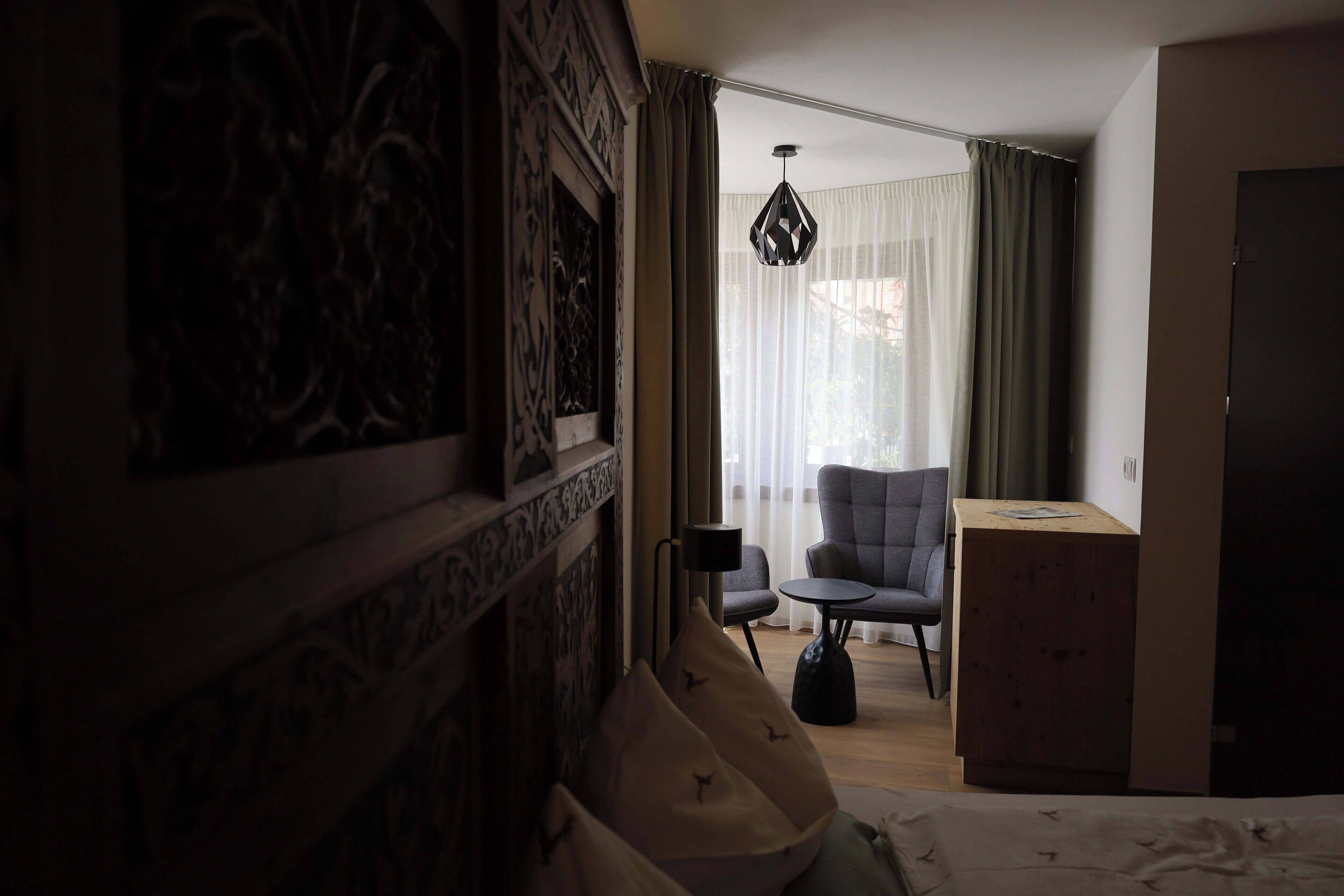 Minibar, in-room safe, blackout curtains, free WiFi