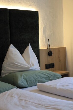 Frigobar, cofres nos quartos, cortinas blackout, Wi-Fi de cortesia