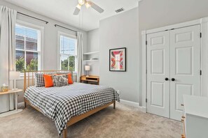 2 chambres, fer et planche à repasser, Wi-Fi, draps fournis