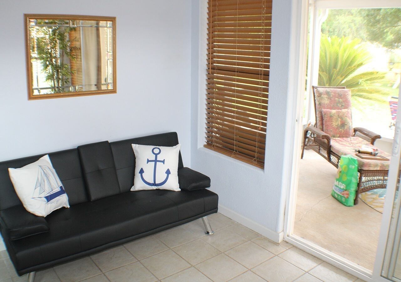 智能电视、电脑显示器