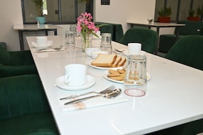 Restaurant - The Dollar Hotel & Resort (Mahwah)