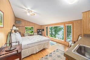 7 Schlafzimmer, Schreibtisch, Bügeleisen/Bügelbrett, WLAN