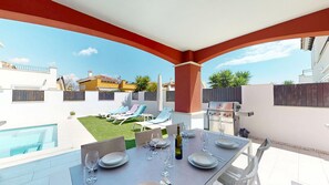 Outdoor dining - Villa Rojo - A Murcia Holiday Rentals Property (Torre Pacheco)