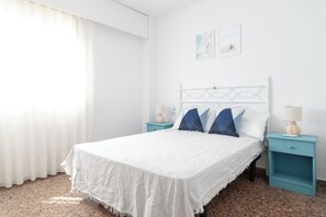 2 bedrooms, iron/ironing board, free WiFi, bed sheets