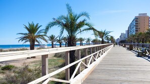 Sillas reclinables de playa, toallas de playa