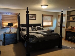 4 bedrooms, WiFi, bed sheets