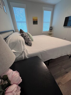 3 chambres, bureau, Wi-Fi gratuit, draps fournis