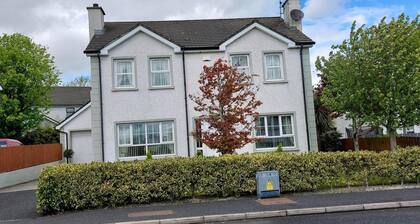 Carndonagh - 3-bedrooms - Sleeps 6/7 - Garden