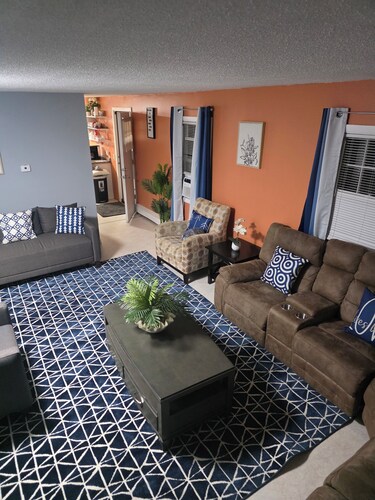 Elma-Vista Spacious 3-bedroom apartment with WiFi and AC in charming Ellsworth