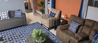 Elma-Vista Spacious 3-bedroom apartment with WiFi and AC in charming Ellsworth