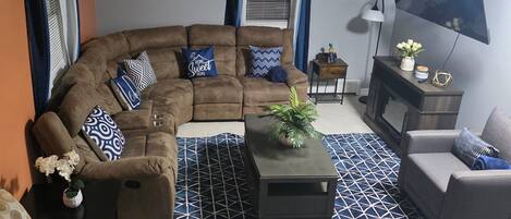 Smart TV, fireplace