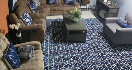 Elma-Vista Spacious 3-bedroom apartment with WiFi and AC in charming Ellsworth