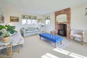 TV, fireplace, DVD player, offices