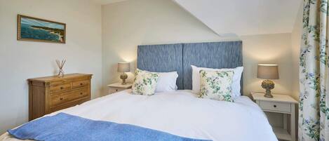 4 bedrooms, iron/ironing board, travel cot, WiFi