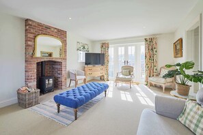 TV, fireplace, DVD player, offices