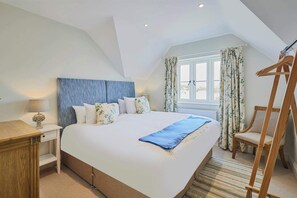 4 Schlafzimmer, Bügeleisen/Bügelbrett, Reisekinderbett, WLAN
